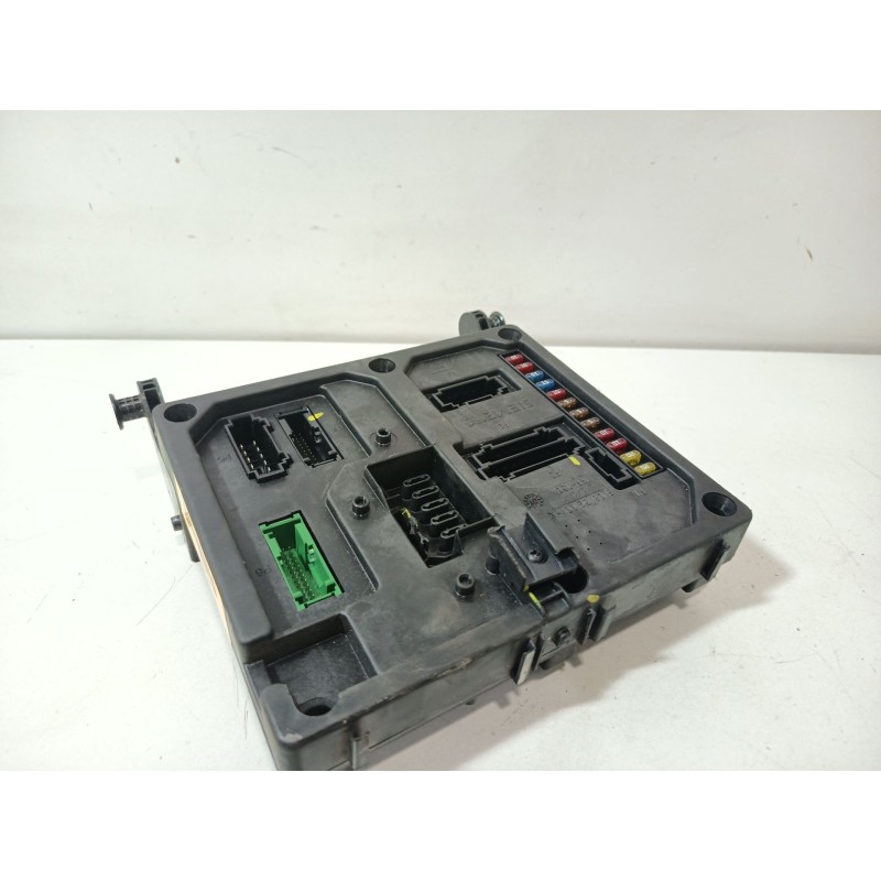CAJA RELES / FUSIBLES 7M3962258R  - imagen 2
