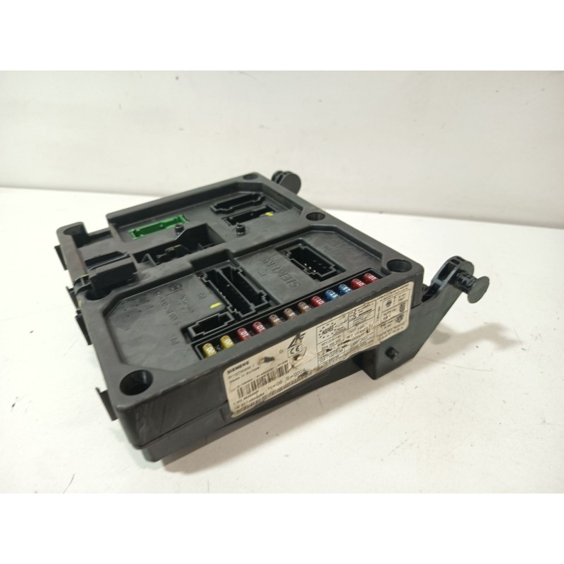 CAJA RELES / FUSIBLES 7M3962258R  - imagen 3