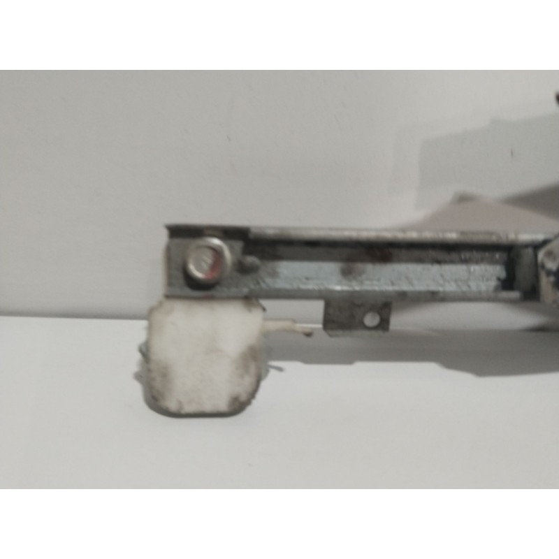 ELEVALUNAS DELANTERO DERECHO C0015858XA  - imagen 2