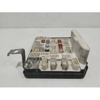 CAJA RELES / FUSIBLES 8200481866 