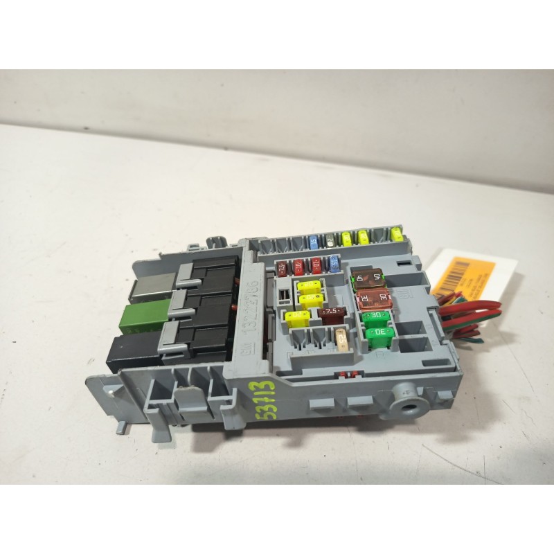 CAJA RELES / FUSIBLES 13222786  - imagen 3