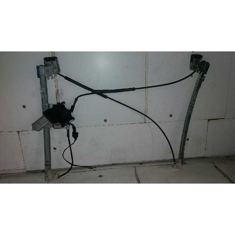 ELEVALUNAS DELANTERO DERECHO 3P 