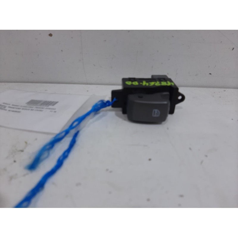 MANDO ELEVALUNAS TRASERO DERECHO 621W05450  - imagen 1
