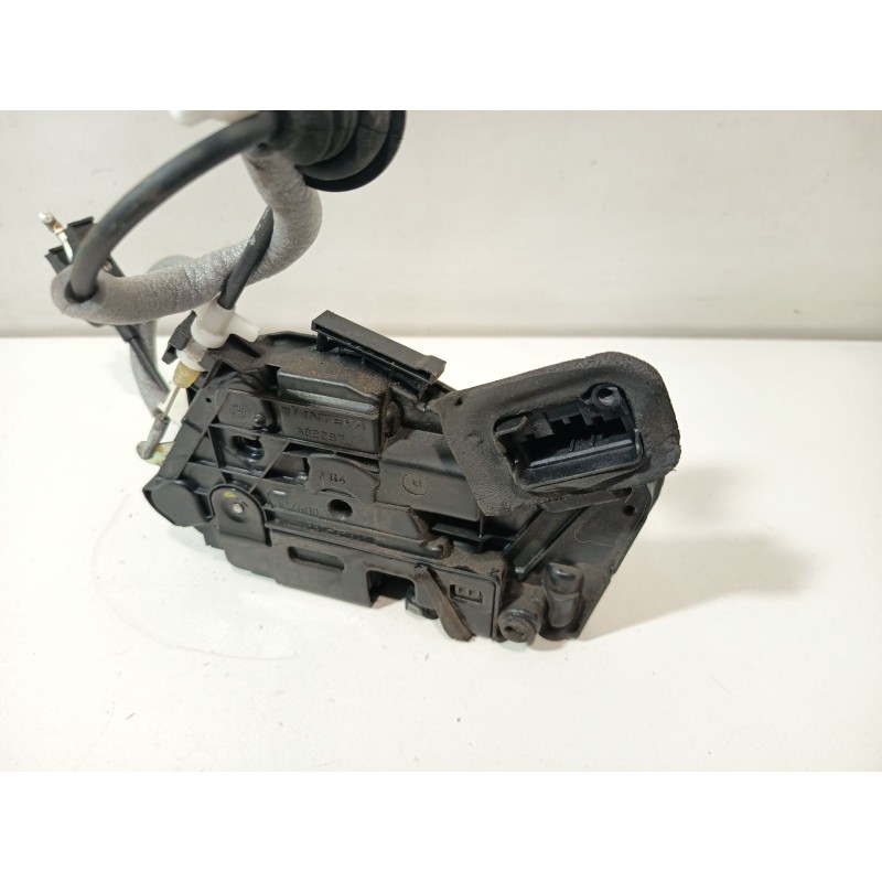 CERRADURA PUERTA TRASERA DERECHA 5TA839016P  - imagen 3