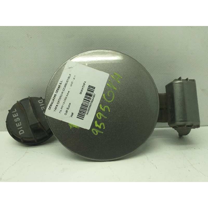TAPA EXTERIOR COMBUSTIBLE GRIS  - imagen 1