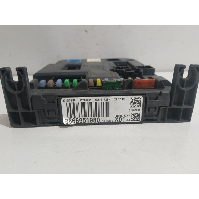 CAJA RELES / FUSIBLES 9666951980  - imagen 2