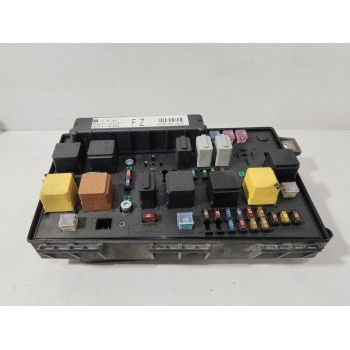 CAJA RELES / FUSIBLES 13205783 FZ 