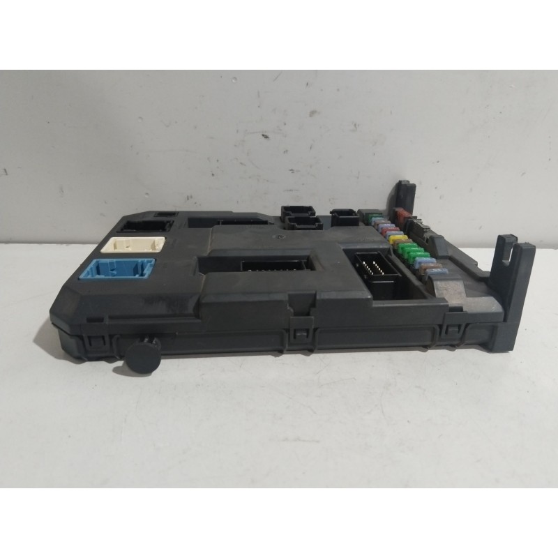 CAJA RELES / FUSIBLES 9666951980  - imagen 3