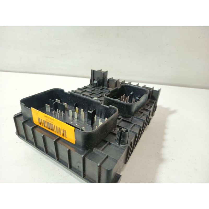 CAJA RELES / FUSIBLES 1K0937124K  - imagen 4