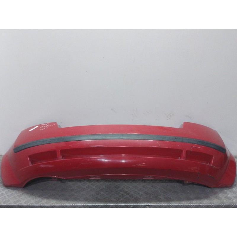 PARAGOLPES TRASERO ROJO  - imagen 1