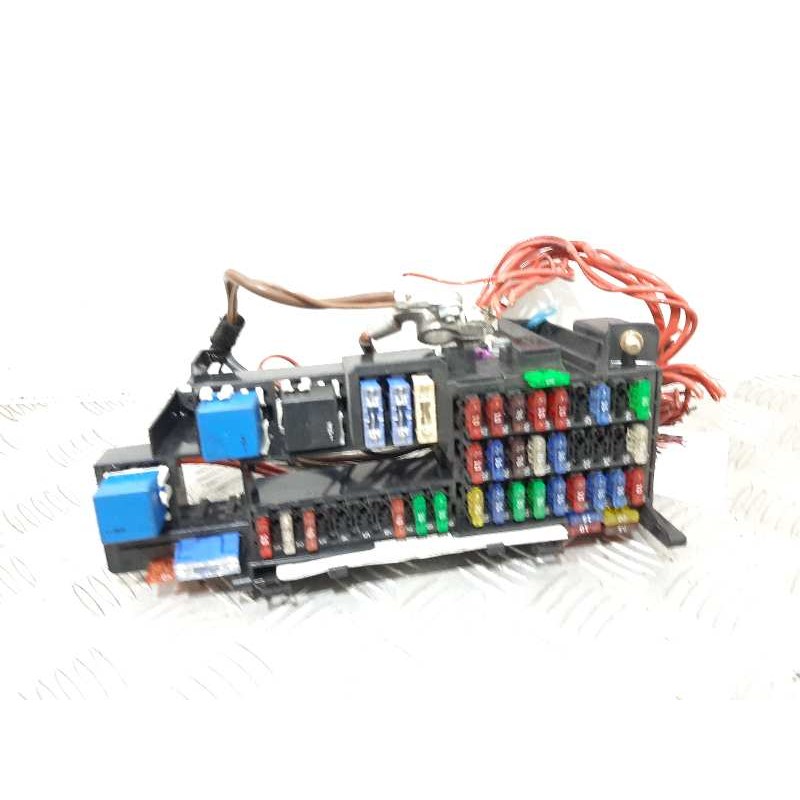 CAJA RELES / FUSIBLES A1685462143  - imagen 2