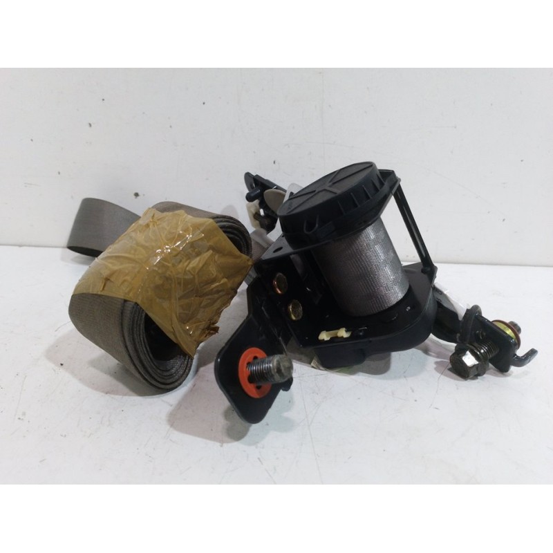 CINTURON SEGURIDAD TRASERO IZQUIERDO 898104D100  - imagen 1