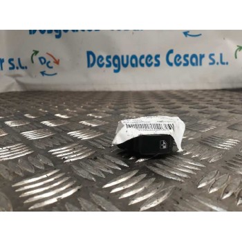 MANDO ELEVALUNAS DELANTERO DERECHO 935811G000 