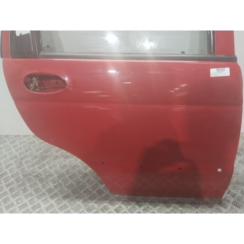 PUERTA TRASERA DERECHA 96512907 ROJO  - imagen 2