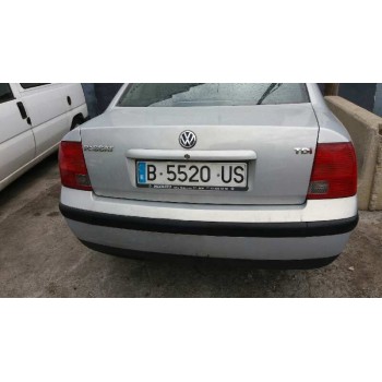 VOLKSWAGEN PASSAT BERLINA (3B2)