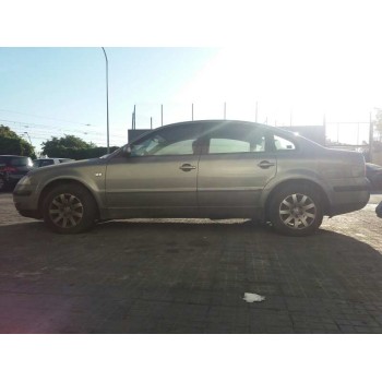 VOLKSWAGEN PASSAT BERLINA (3B3)