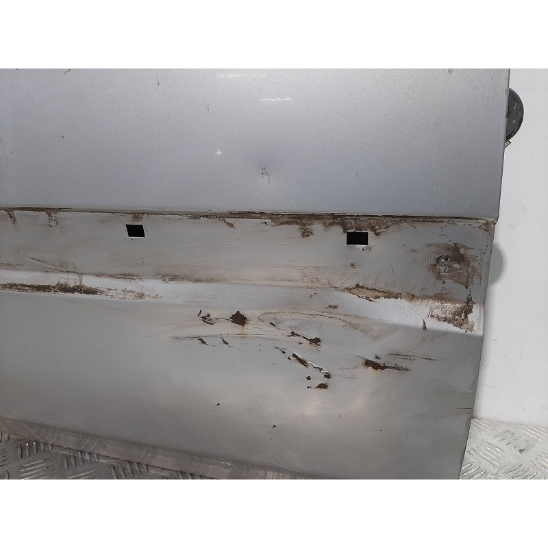 PUERTA TRASERA DERECHA PLATA  - imagen 3