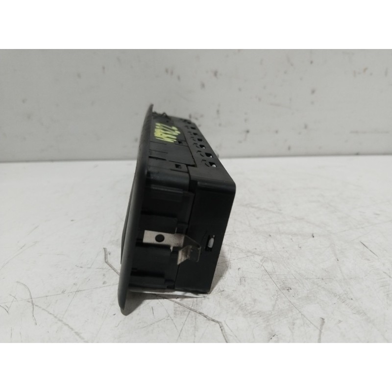 MANDO ELEVALUNAS DELANTERO IZQUIERDO 809610006R  - imagen 4