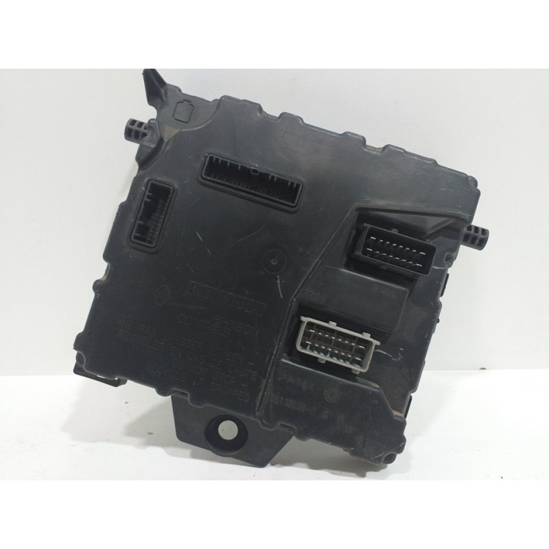 CAJA RELES / FUSIBLES 8200924035 BCM 18280131 - imagen 2