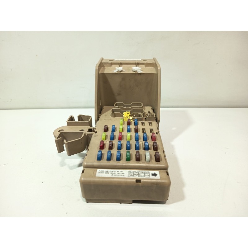 CAJA RELES / FUSIBLES 82201FG010  - imagen 1