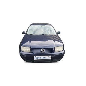 VOLKSWAGEN BORA BERLINA (1J2) de desguace