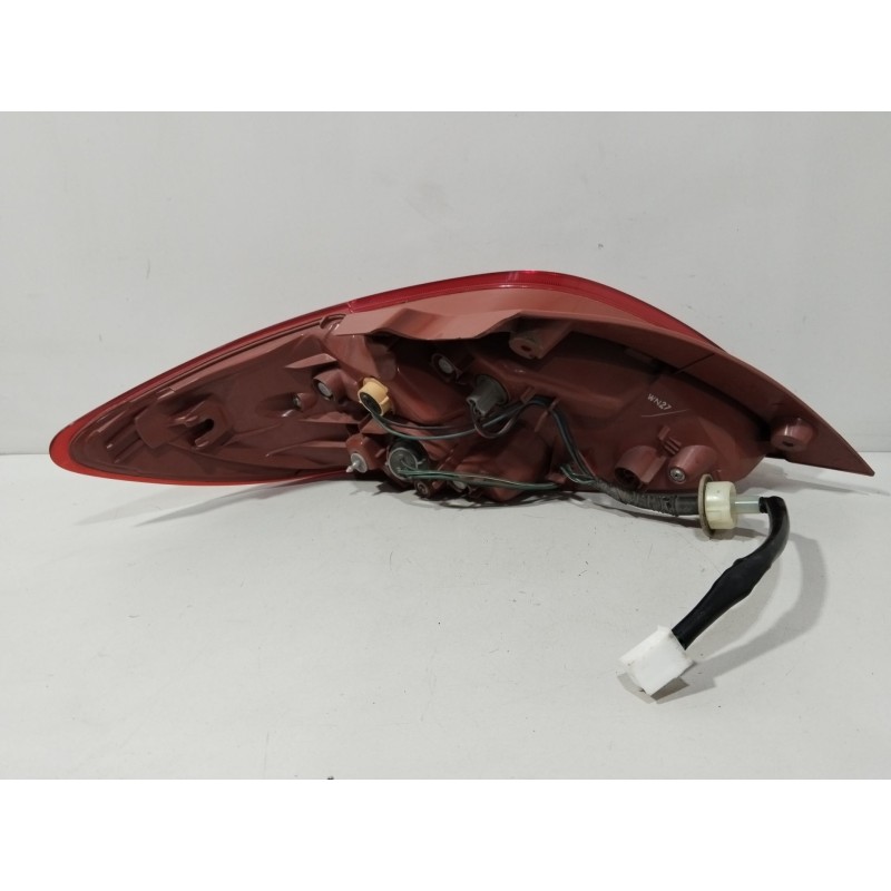 PILOTO TRASERO DERECHO D65151160  - imagen 3