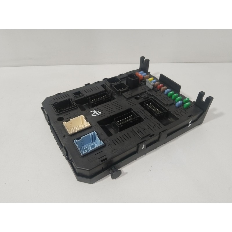 CAJA RELES / FUSIBLES 6500CC  - imagen 2