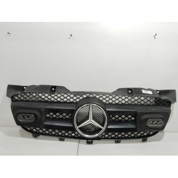 REJILLA DELANTERA A9068800385  OEM A9068800385
