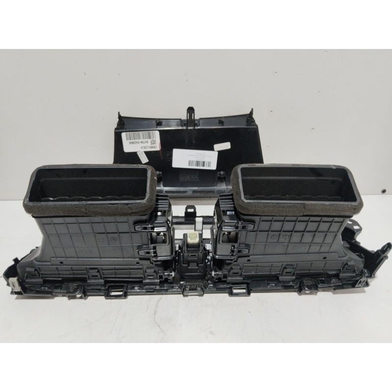 REJILLA AIREADORA CENTRAL D497410000  - imagen 2
