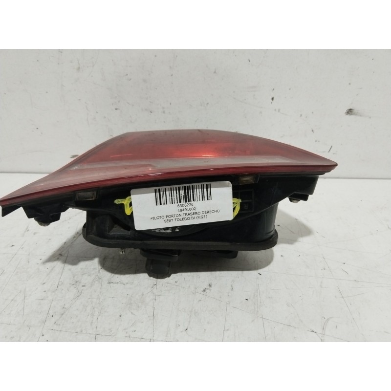 PILOTO PORTON TRASERO DERECHO 18491002  - imagen 2