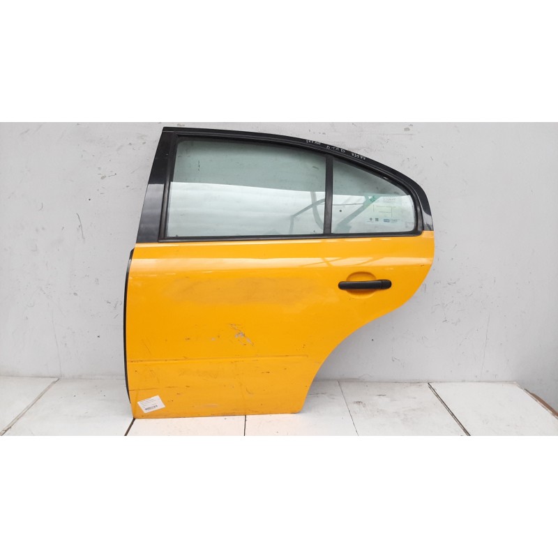 PUERTA TRASERA IZQUIERDA TAXI  - imagen 1