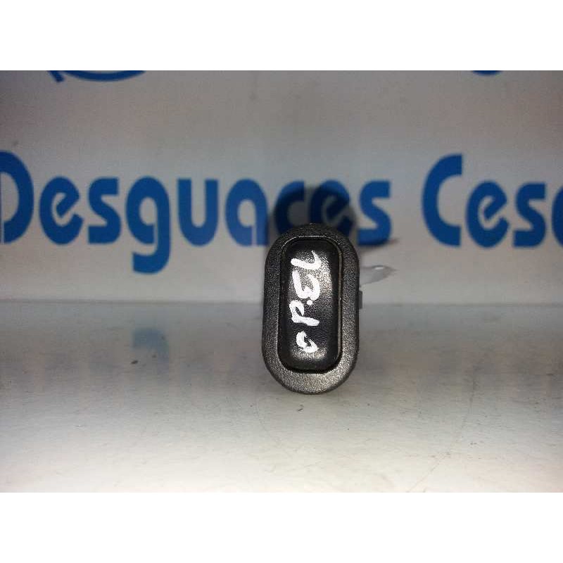 MANDO ELEVALUNAS DELANTERO DERECHO 6240105  - imagen 1
