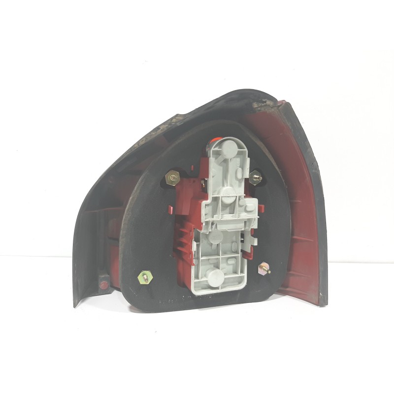 PILOTO TRASERO IZQUIERDO 8L0945095B  - imagen 2