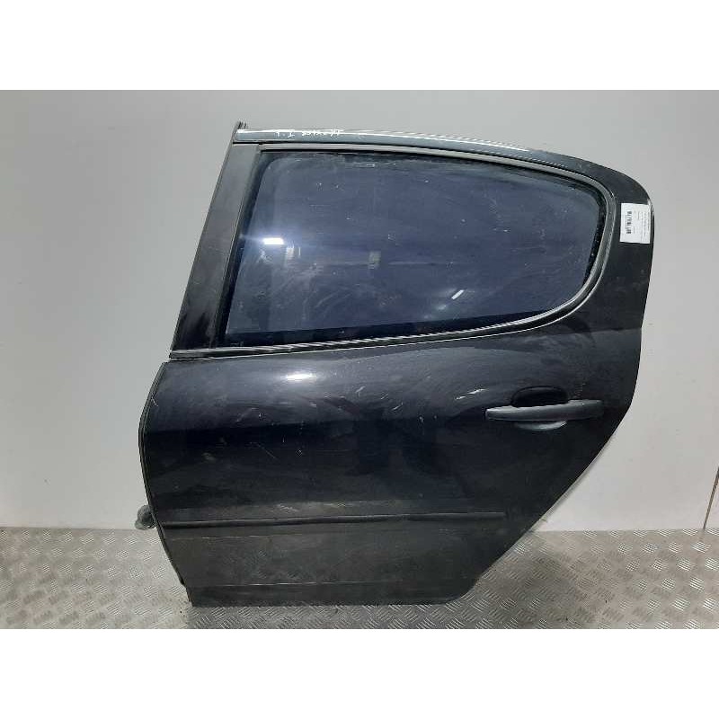 PUERTA TRASERA IZQUIERDA NEGRO  - imagen 1