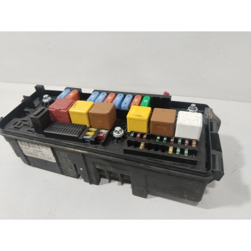 CAJA RELES / FUSIBLES 13144710  - imagen 3