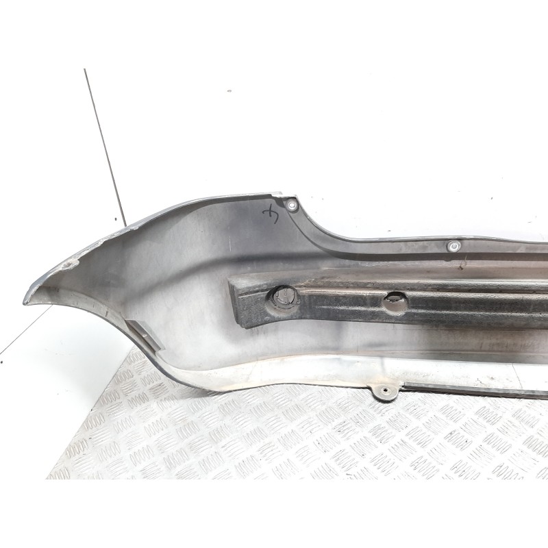 PARAGOLPES TRASERO NEGRO  - imagen 2