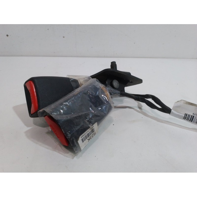 ENGANCHE CINTURON TRASERO CENTRAL 89830  - imagen 2