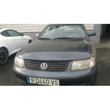 VOLKSWAGEN PASSAT BERLINA (3B2)
