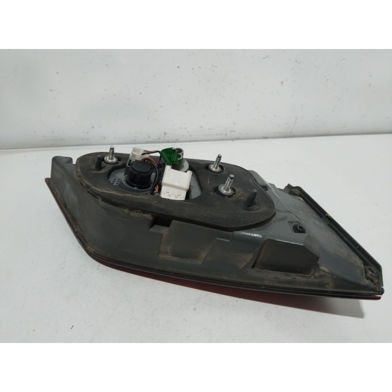 PILOTO TRASERO DERECHO INTERIOR 924043Z600  - imagen 3