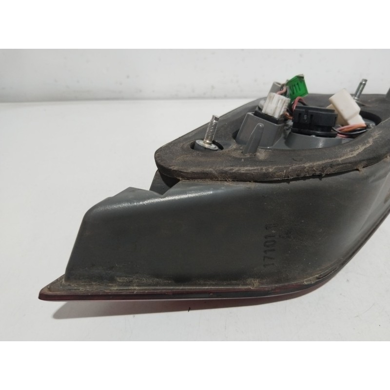 PILOTO TRASERO DERECHO INTERIOR 924043Z600  - imagen 4