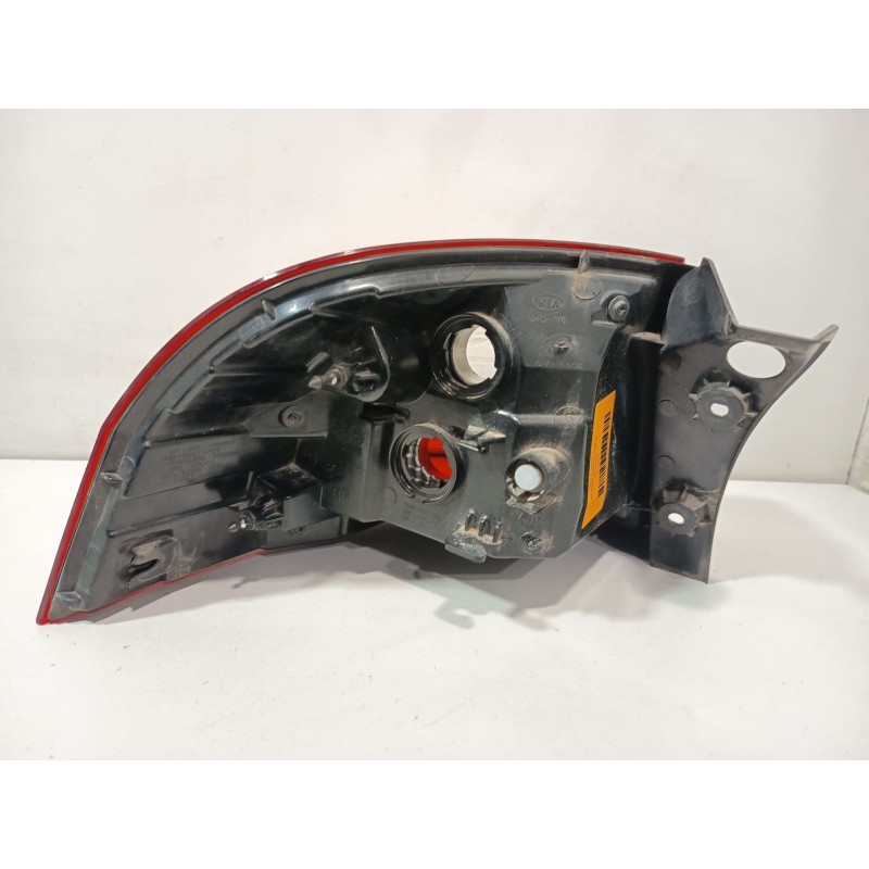 PILOTO TRASERO DERECHO 924021W2 924201W210  - imagen 4
