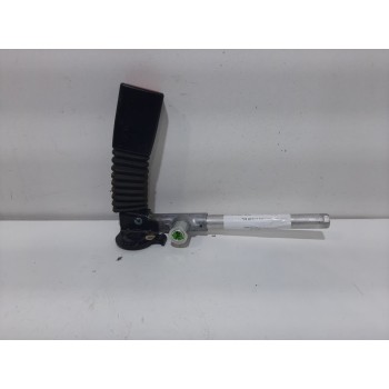 ENGANCHE CINTURON TRASERO DERECHO A2038600469 
