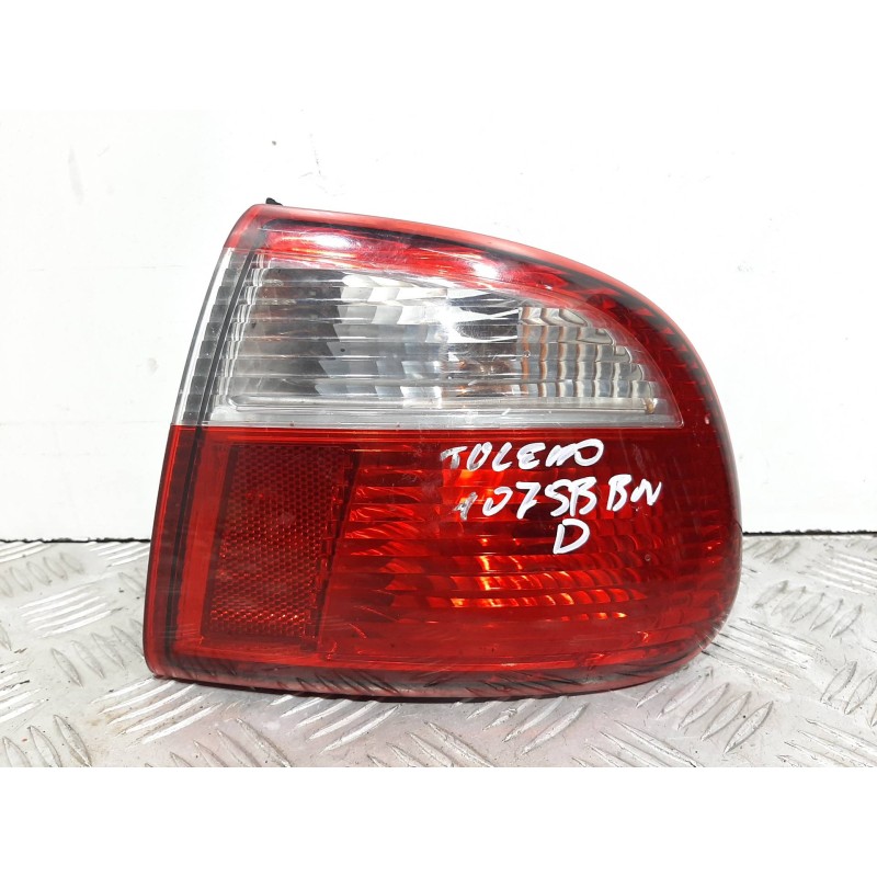 PILOTO TRASERO DERECHO 1M5945112  - imagen 1