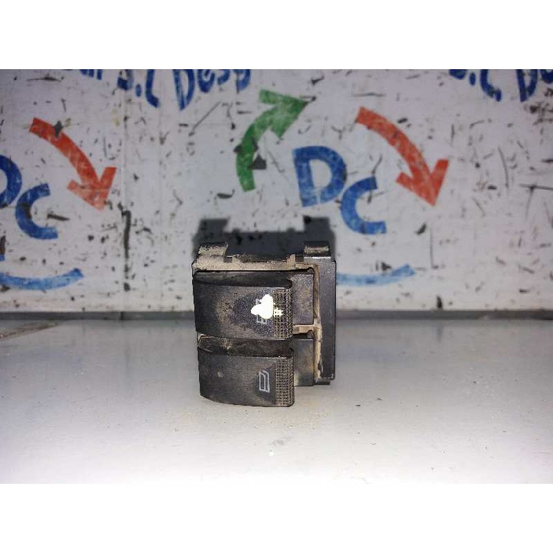 MANDO ELEVALUNAS DELANTERO IZQUIERDO 8L0959851  - imagen 1