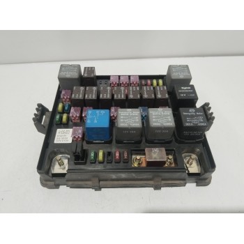 CAJA RELES / FUSIBLES 8211021000 