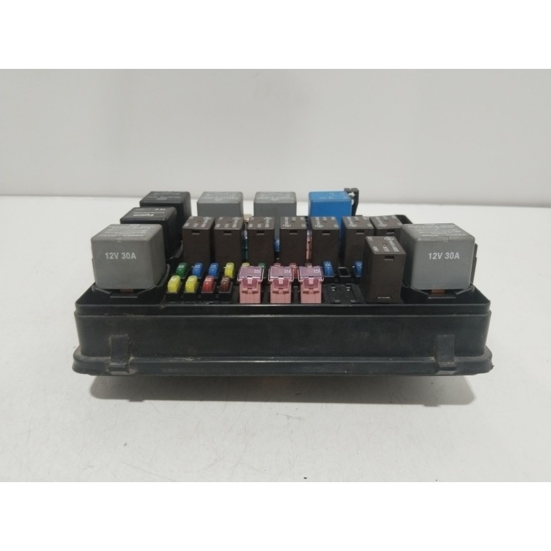 CAJA RELES / FUSIBLES 8211021000  - imagen 4