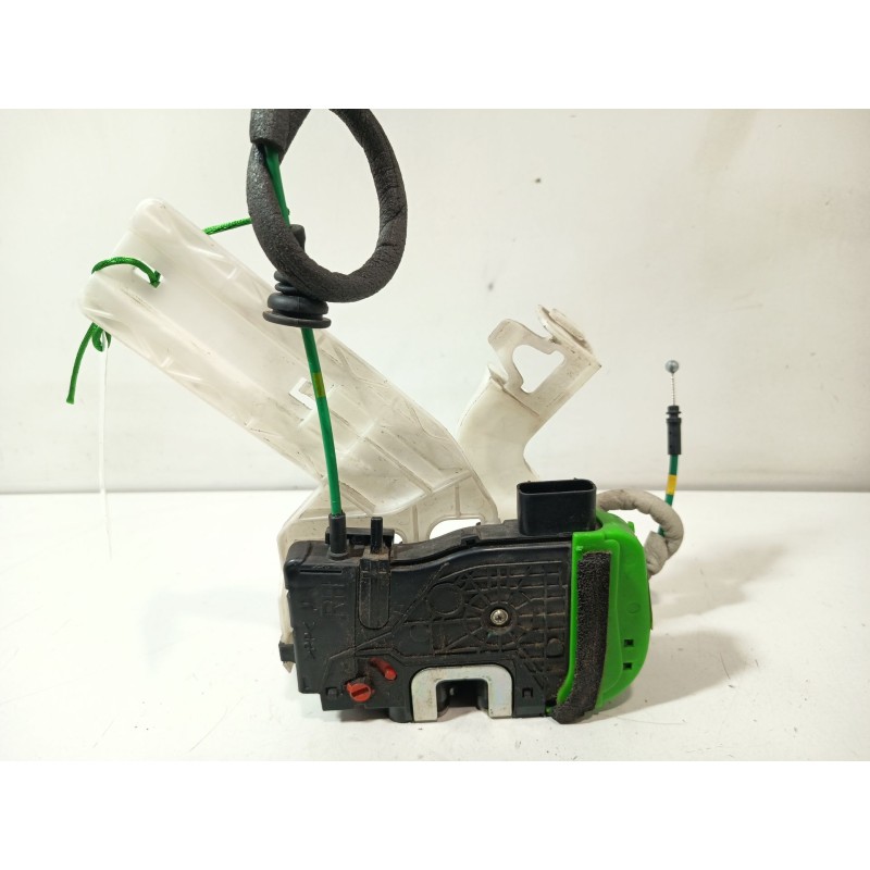 CERRADURA PUERTA TRASERA DERECHA 814203Z000  - imagen 2