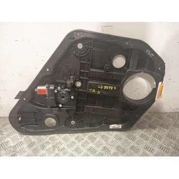 ELEVALUNAS TRASERO DERECHO 834813Z000 