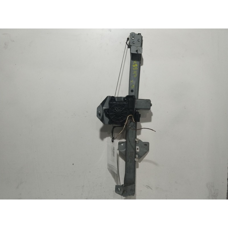 ELEVALUNAS TRASERO DERECHO 827202127R  - imagen 1