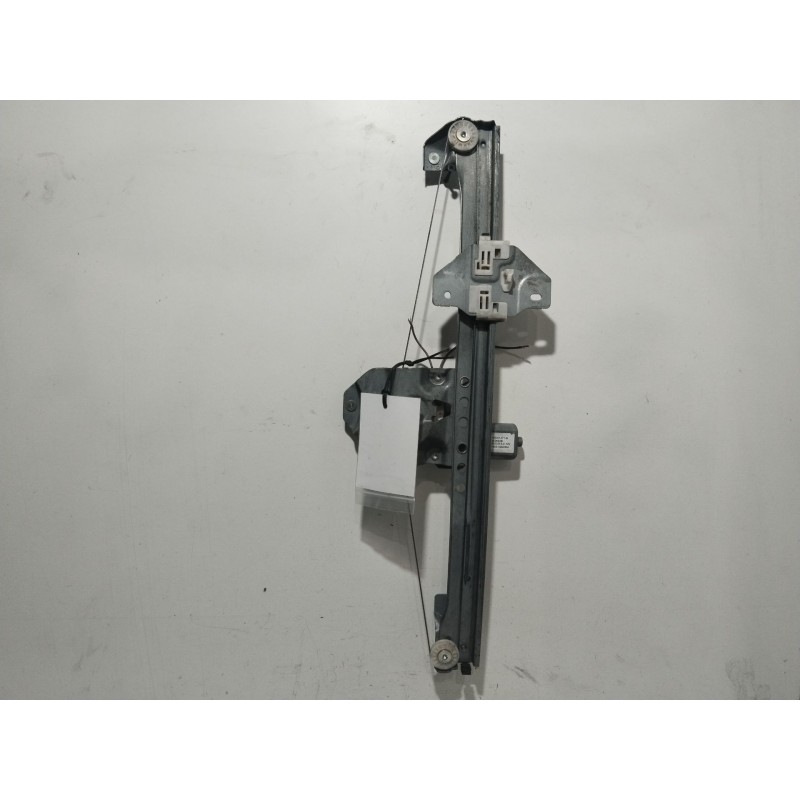 ELEVALUNAS TRASERO DERECHO 827202127R  - imagen 3